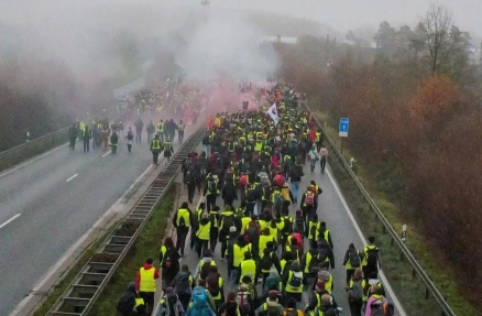 Gießen 2025: Blockade auf der Autobahn gegen die AfD-Jugend Gießen 2025: Blockade auf der Autobahn gegen die AfD-Jugend